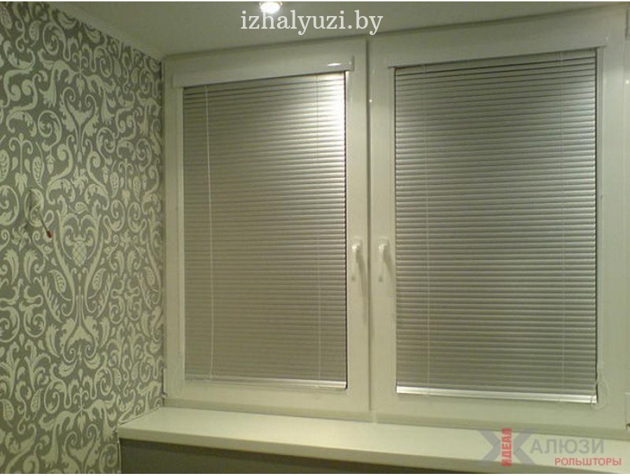 Жалюзи Исотра на окна ПВХ