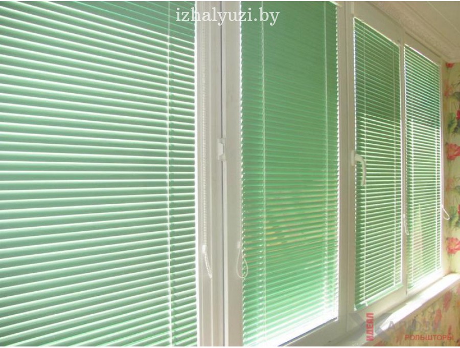 Жалюзи Исотра на пластиковые окна