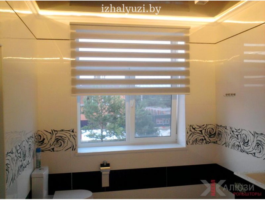 Рольшторы день-ночь в ванной