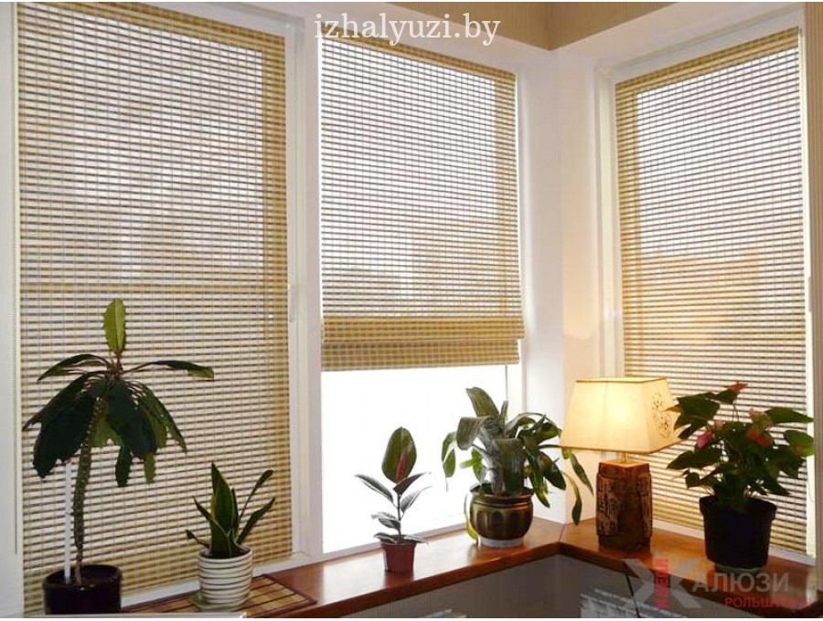 Бамбуковые римские шторы в спальню