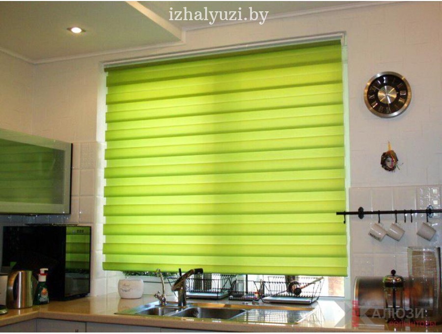 Рулонная штора день-ночь на кухню