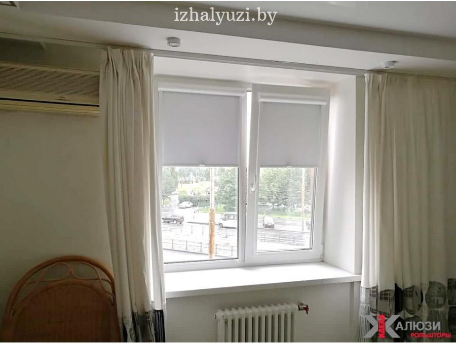 Рольшторы блэкаут на окно ПВХ