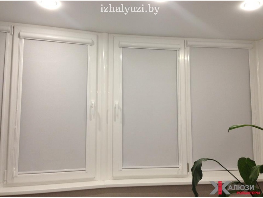 Рольшторы блэкаут белые