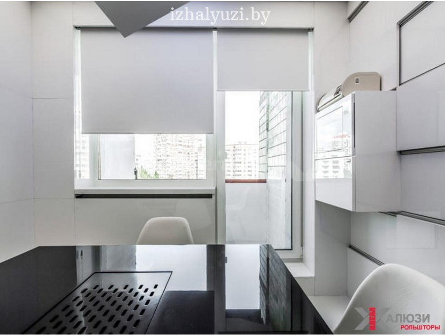 Свободновисящие рольшторы на балконную группу