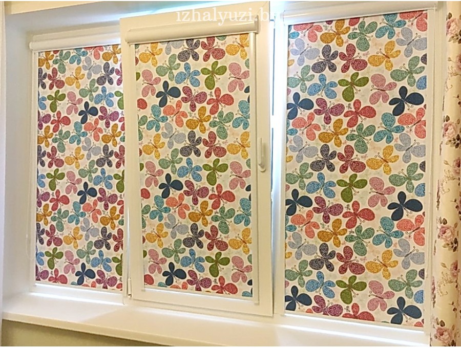 Рольшторы блэкаут с узором бабочки