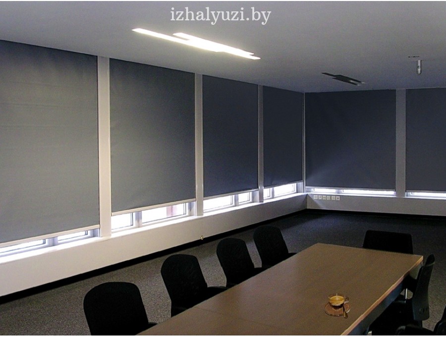 Рольшторы в офис с тканью блэкаут 