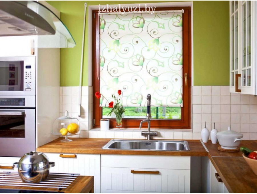 Свободновисящая рольштора на кухню 