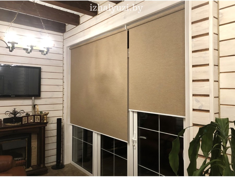 Свободновисящие рольшторы в гостиную