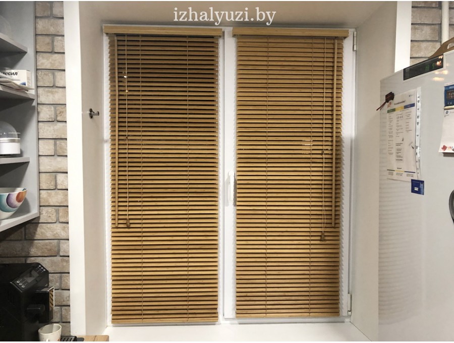 Деревянные жалюзи на кухню 