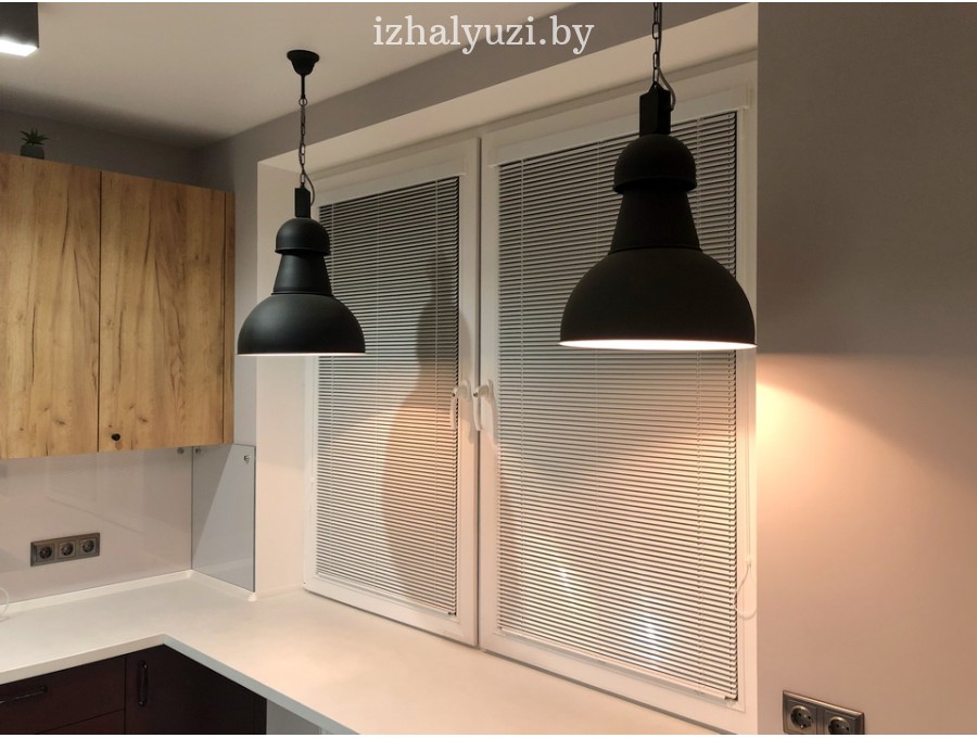 Жалюзи на кухню-гостинную 