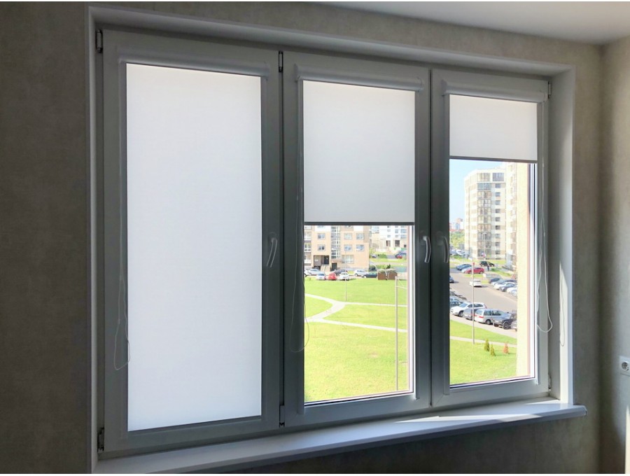 Кассетные рольшторы белого цвета