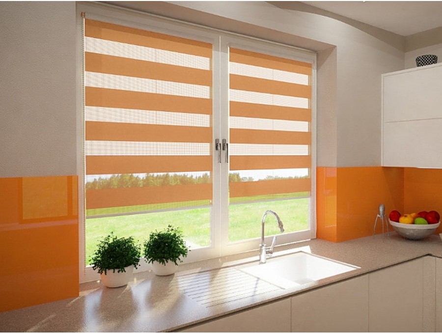 Свободновисящие рольшторы день-ночь на кухню