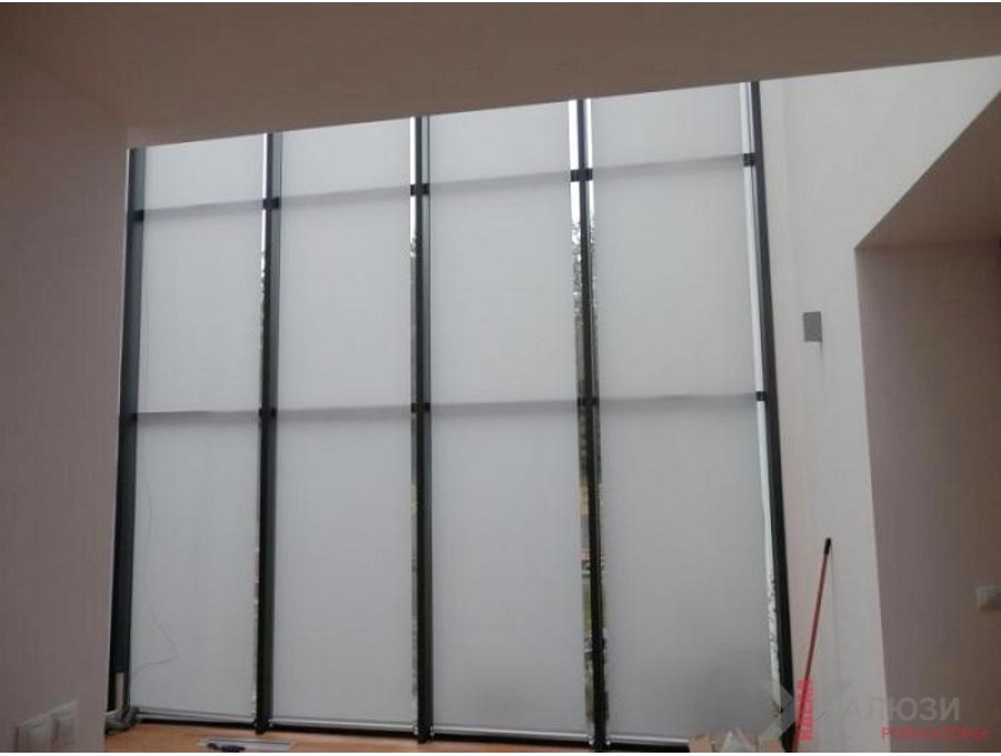 Свободновисящие рольшторы на французские окна