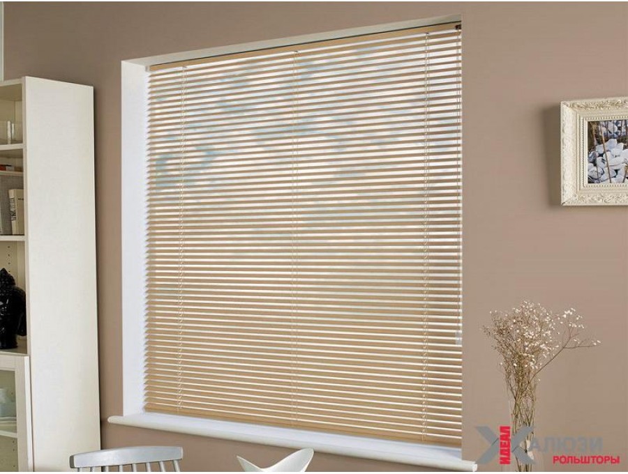 Горизонтальные жалюзи на кухню